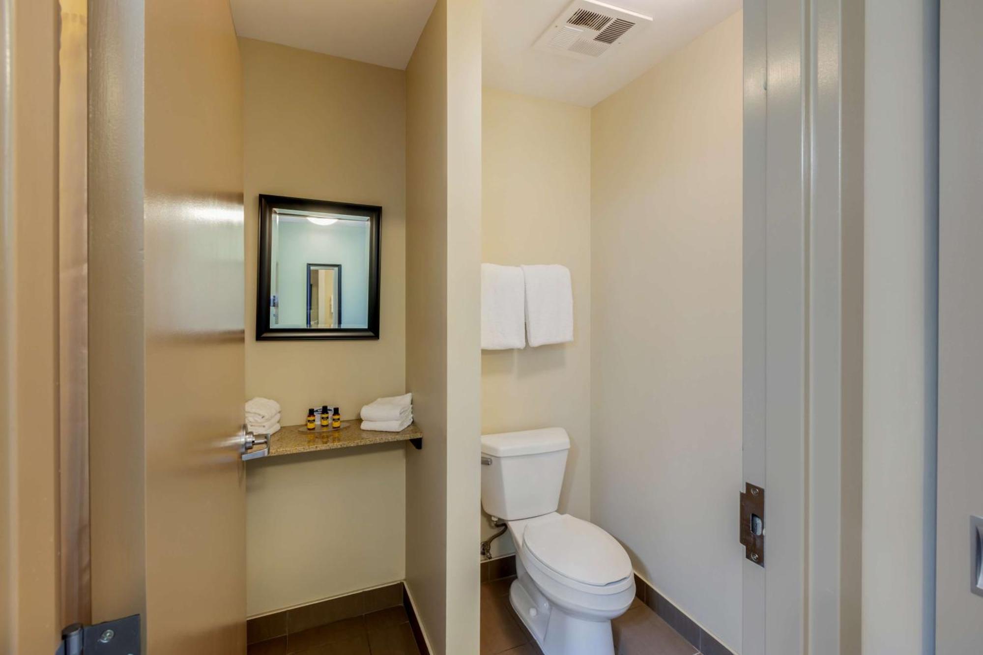 Best Western Plus Walkerton Hotel & Conference Centre 外观 照片