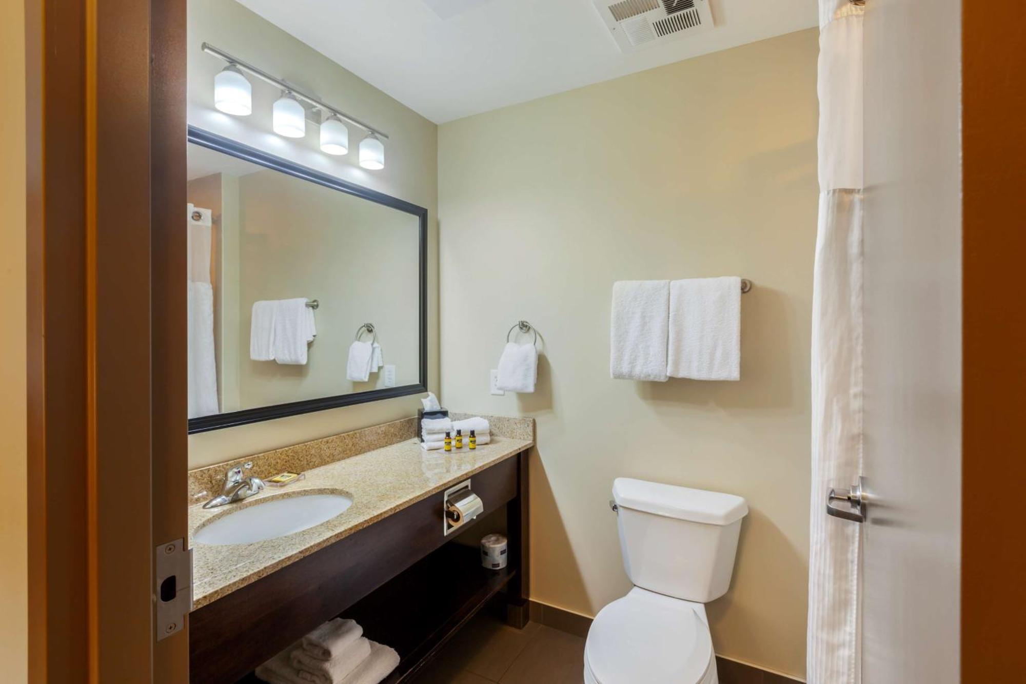Best Western Plus Walkerton Hotel & Conference Centre 外观 照片
