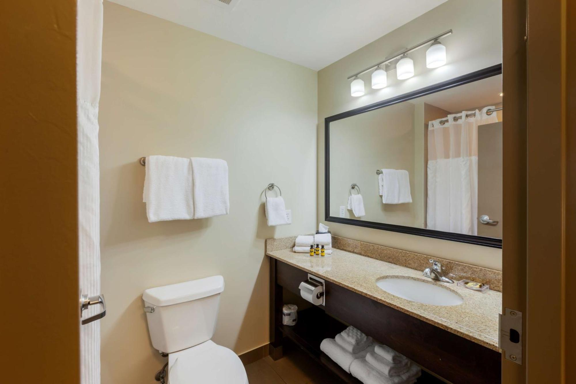 Best Western Plus Walkerton Hotel & Conference Centre 外观 照片