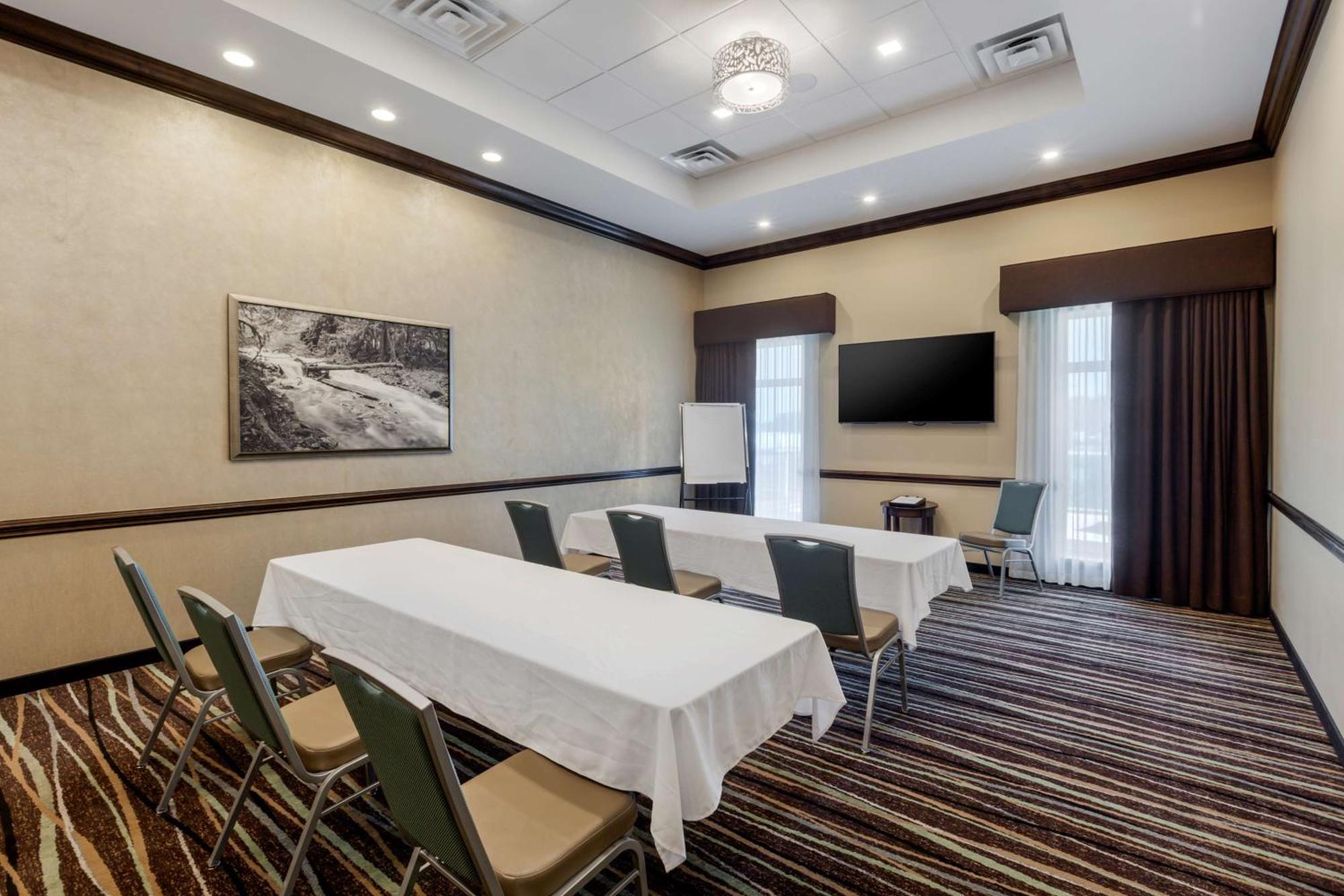 Best Western Plus Walkerton Hotel & Conference Centre 外观 照片