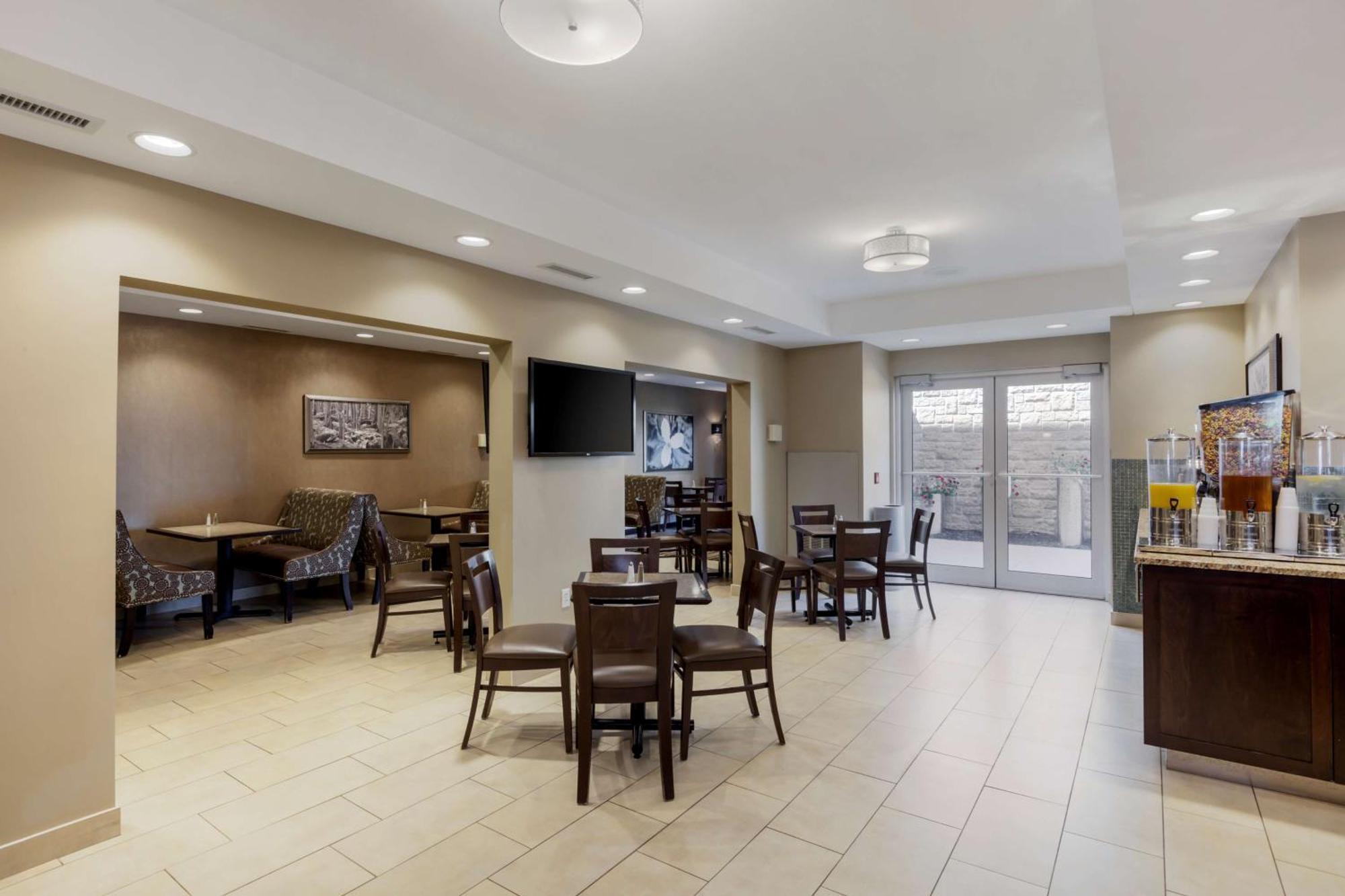 Best Western Plus Walkerton Hotel & Conference Centre 外观 照片