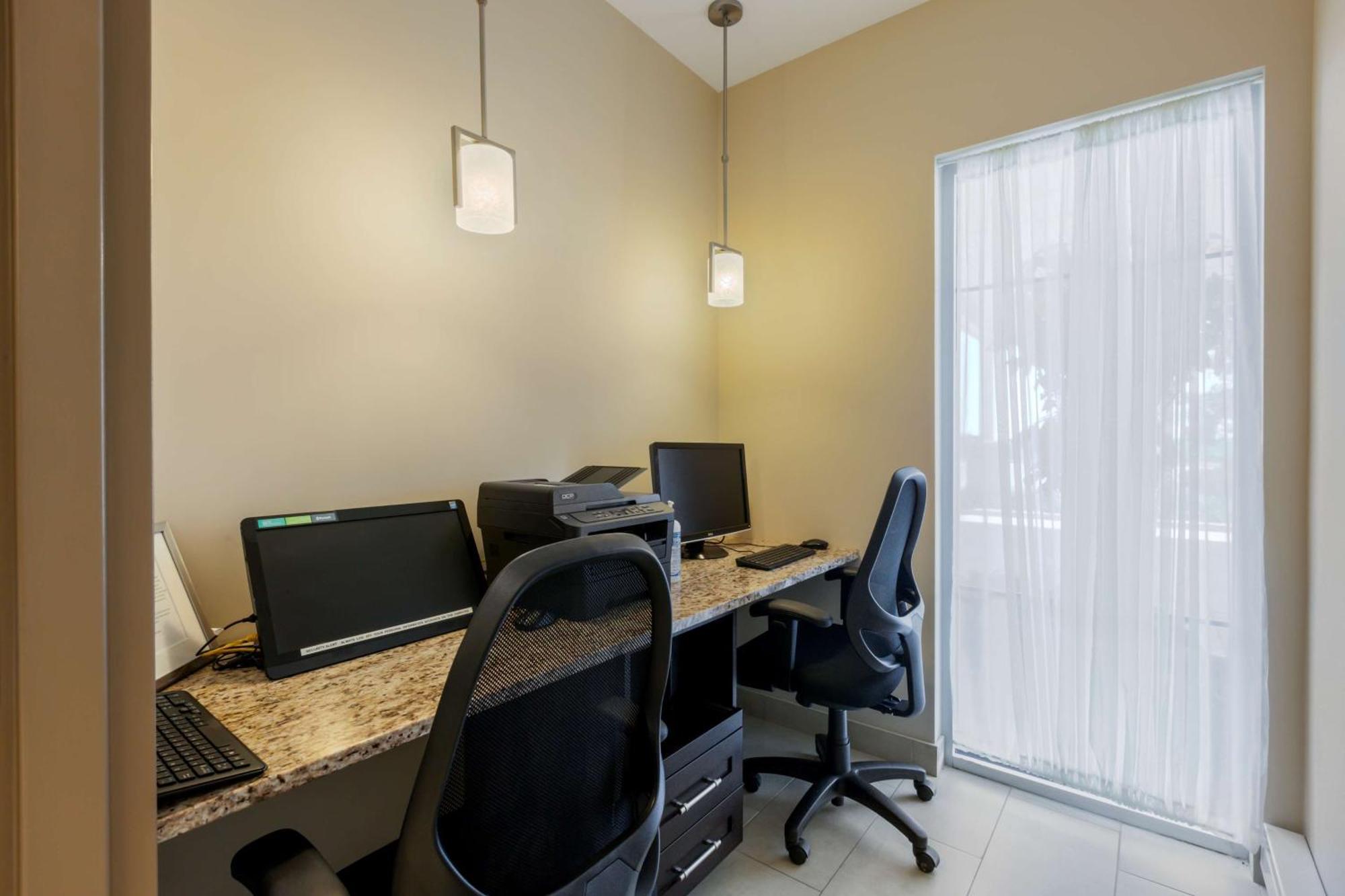 Best Western Plus Walkerton Hotel & Conference Centre 外观 照片