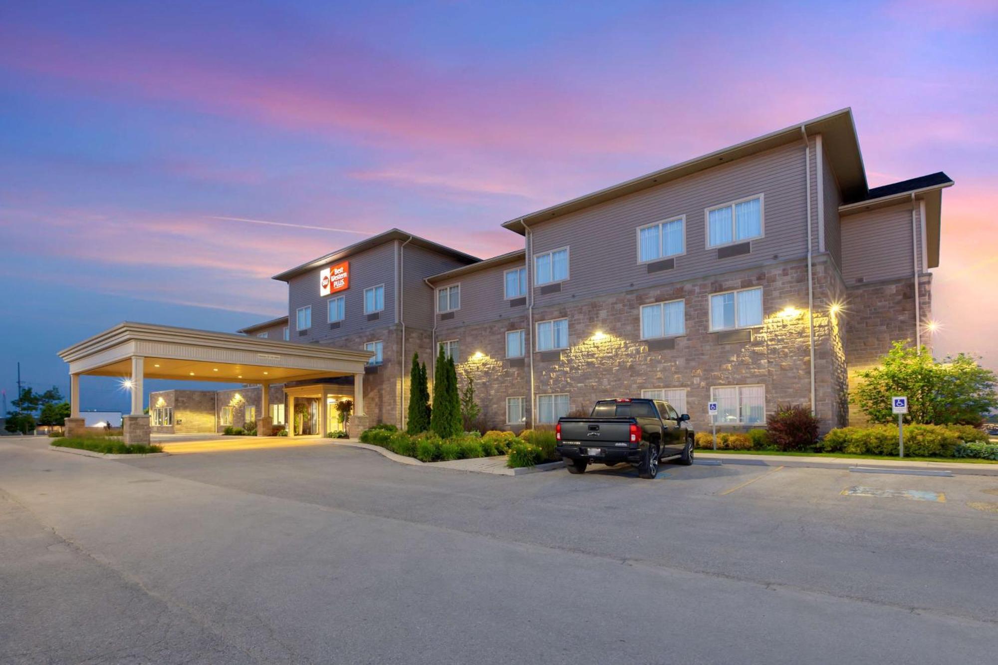 Best Western Plus Walkerton Hotel & Conference Centre 外观 照片